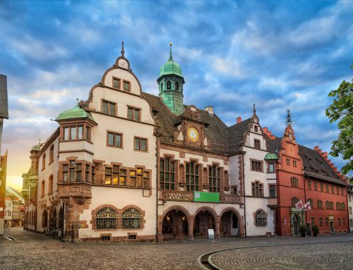 9-Euro-Ticket, Schlaglöcher flicken, Wohnungen enteignen: „Antifaschismus“ leicht gemacht 